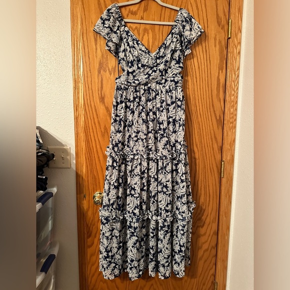 Aqua Tiered Cut-Out Floral Dress - NWT - Size L - Picture 3 of 13